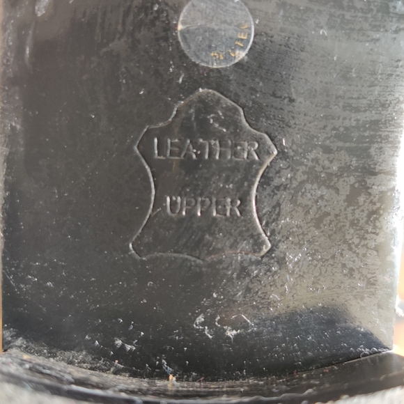 EUC St. John's Bay Leather Boots - Picture 3 of 3